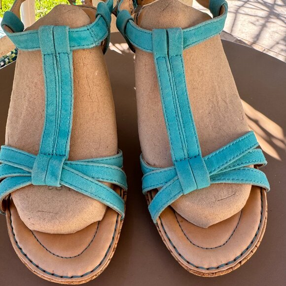 Crown Born Turquoise Suede Sandals 8M/39Euro - Picture 1 of 10